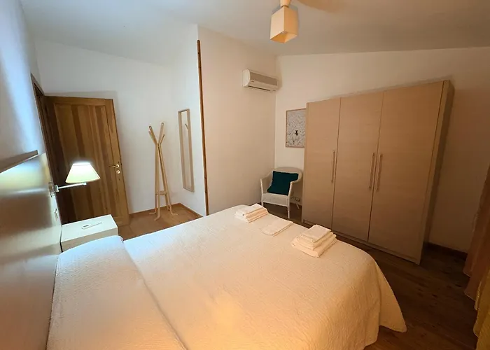 Porta Al Colle شقة